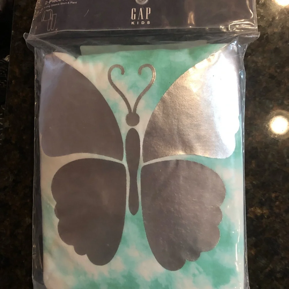 Gap PJ’s for girls. Size 12. NWT - Picture 2 of 9